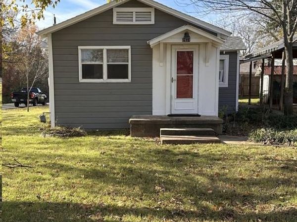 2931 S Barrett Avenue, Denison, TX 75020