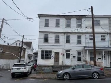 122 S VINE STREET, MT CARMEL, PA 17851