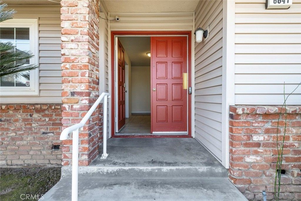 6647 N Anna Street, Fresno, CA 93710 Main Photo