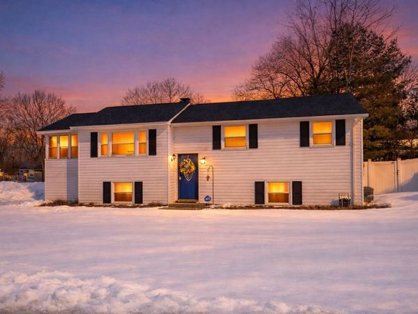 70 Tenby Drive, Nashua, NH 03062