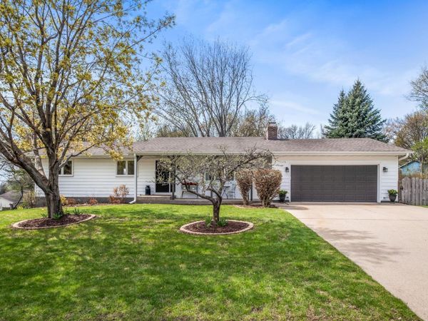 1496 Sunshine Circle, Chaska, MN 55318