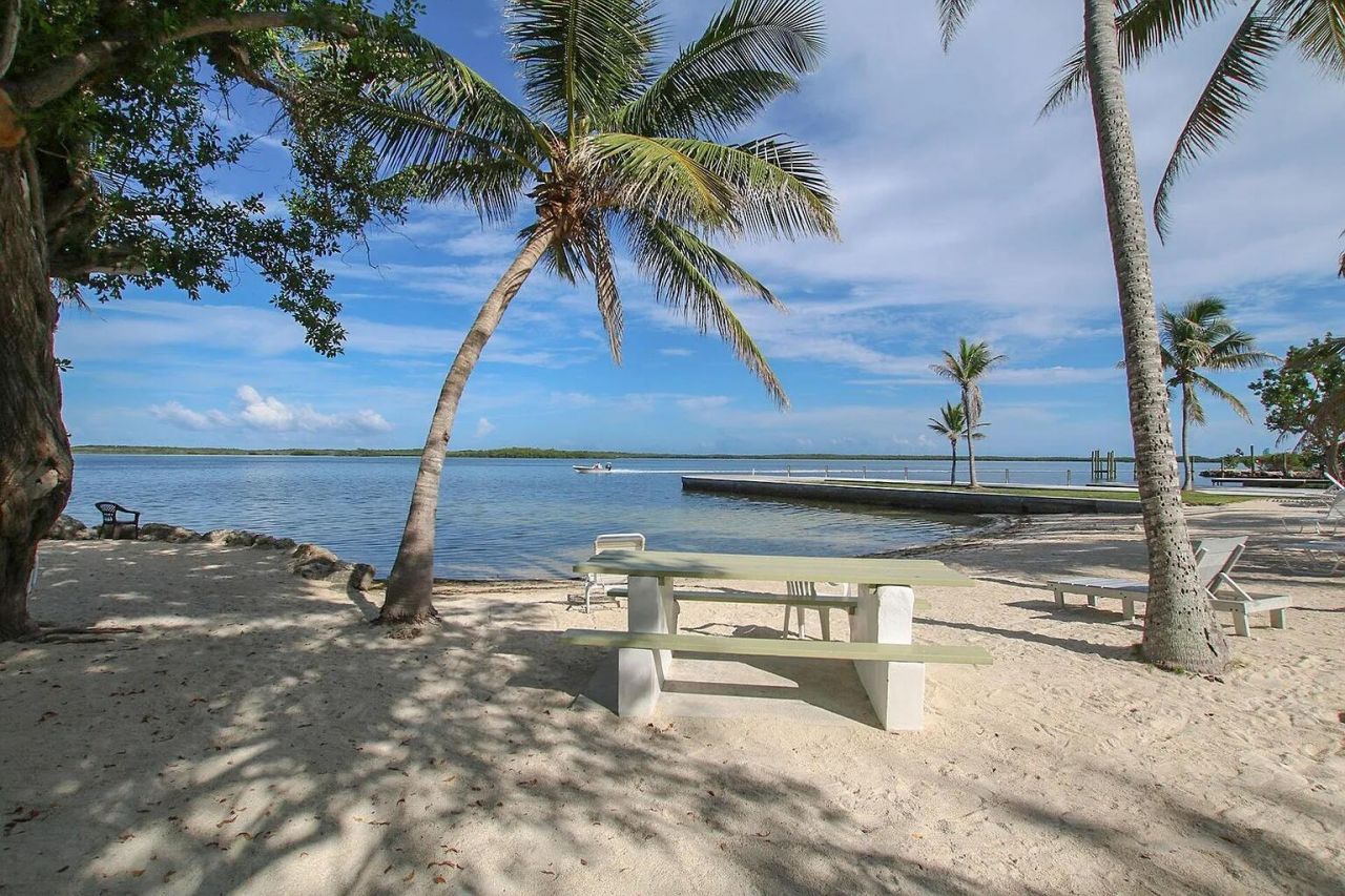 6 SE Marlin Avenue, Key Largo, FL 33037 Photo