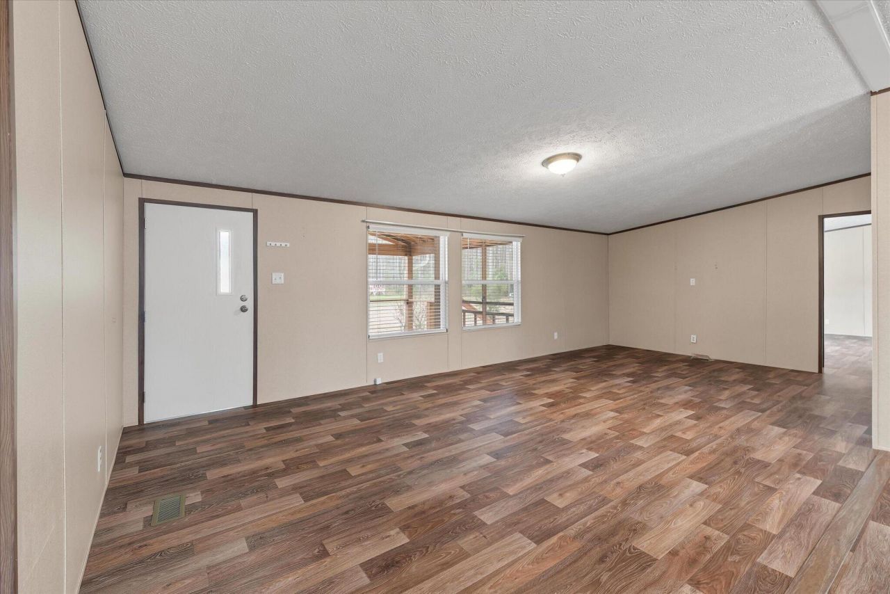 4822 Highway 41 Photo 9