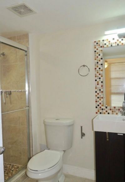 3101 N Country Club Dr, Unit 107, Aventura, FL 33180 Photo