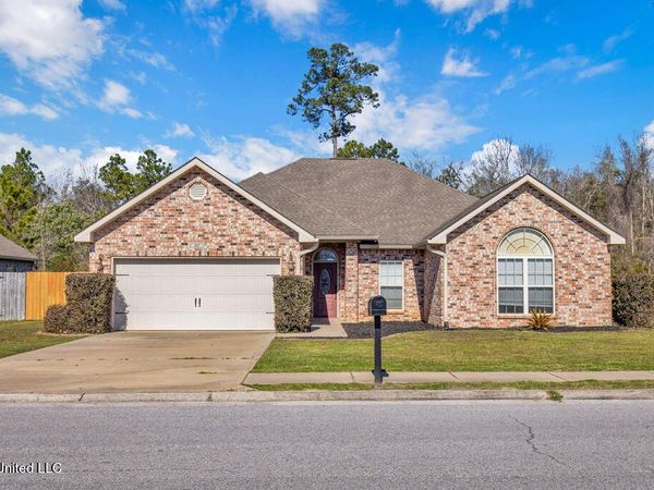 62 Tantallon Drive, Ocean Springs, MS 39564