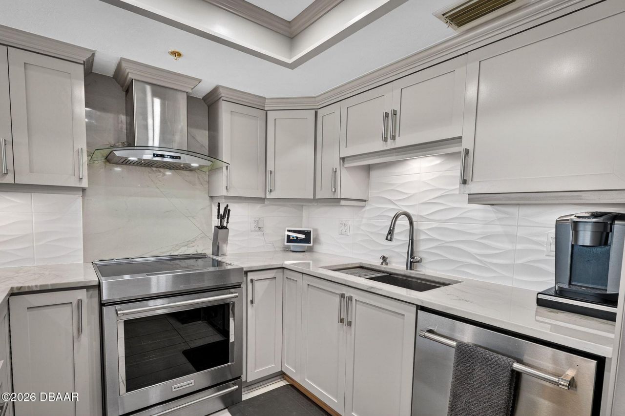 2555 S Atlantic Avenue, Unit 1705, Daytona Beach Shores, FL 32118 Photo