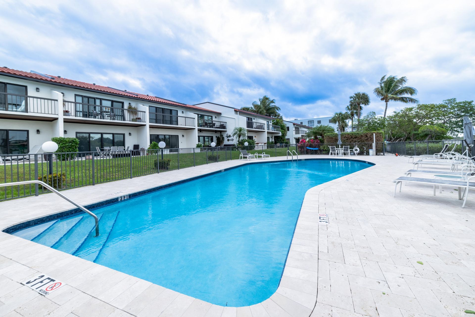 3474 S Ocean Boulevard, Unit 2, Palm Beach, FL 33480 Photo