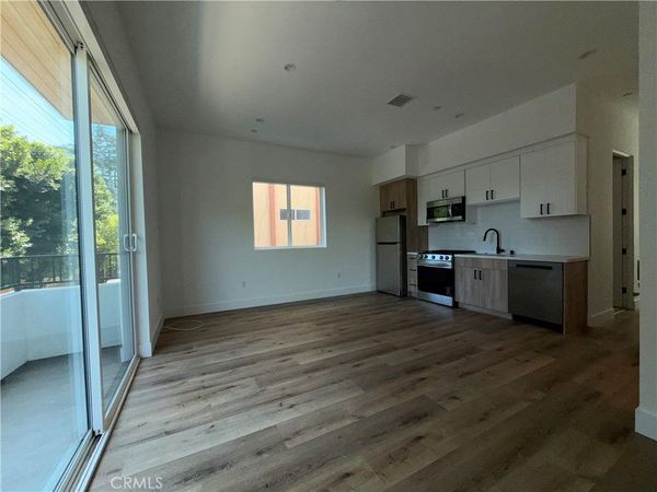 5044 Laurel Canyon Boulevard, Valley Village, CA 91607