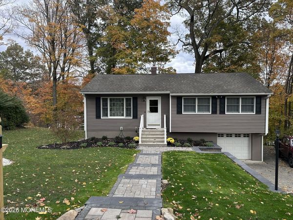 31 Weir Place, Ringwood, NJ 07456