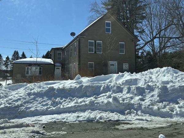 303 West Main Street, Millbury, MA 01527