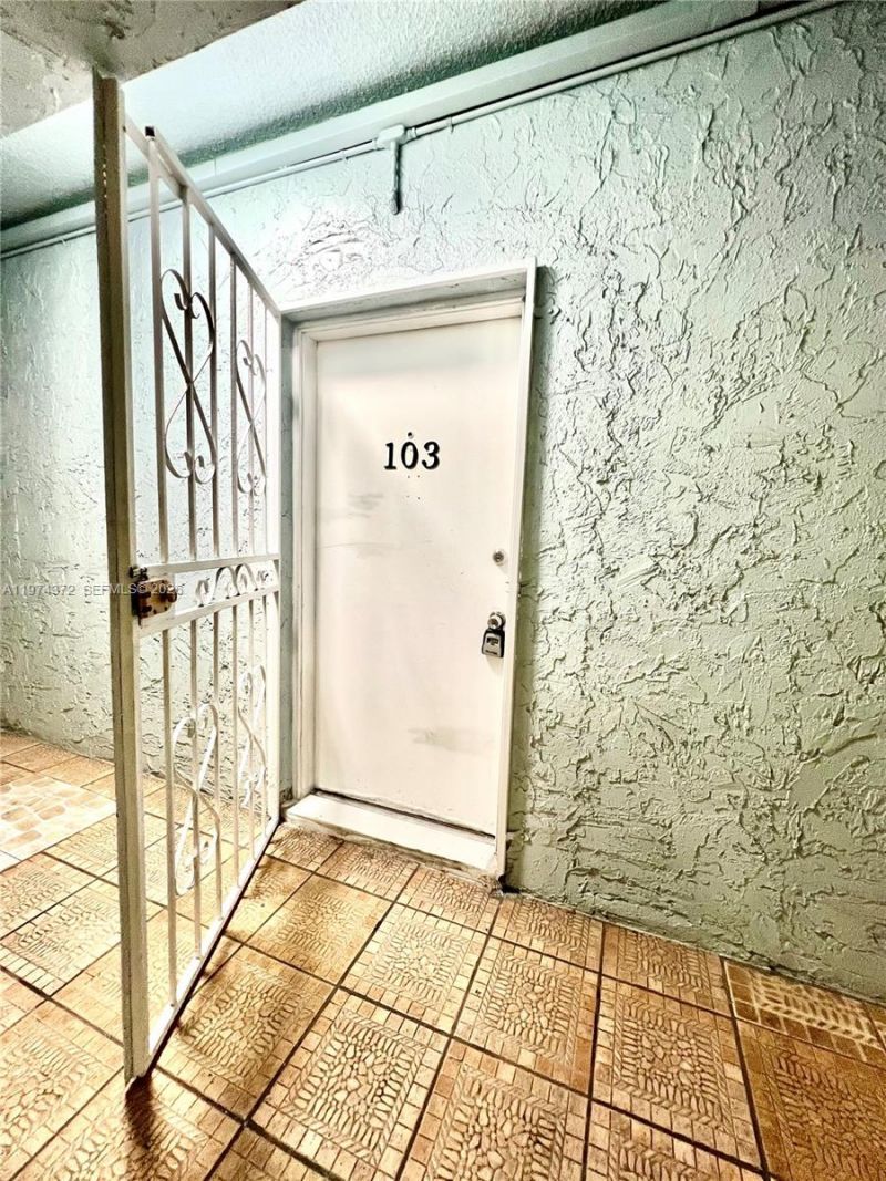 4370 NW 11th St , Unit 103, Miami, FL 33126 Photo