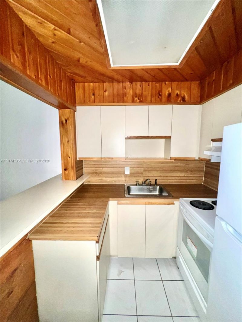 4370 NW 11th St , Unit 103, Miami, FL 33126 Photo