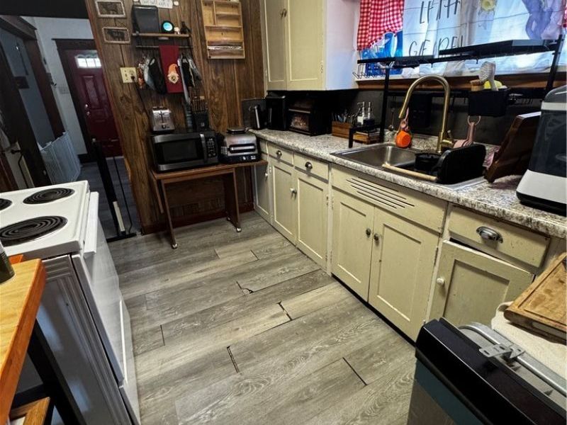 128 N 12th Street, Coshocton, OH 43812 Photo 2