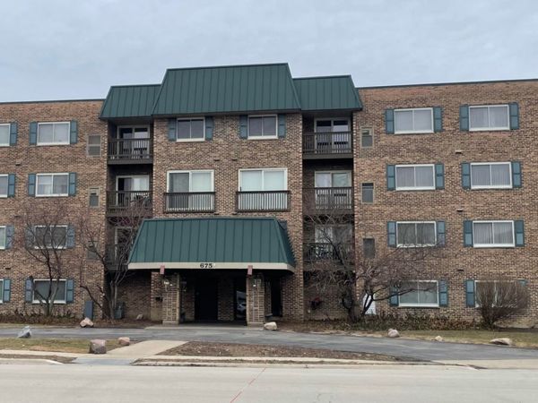 675 Grove Terrace , Unit 208, Elk Grove Village, IL 60007