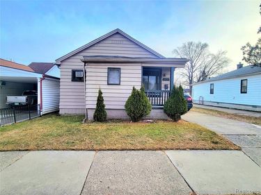 8238 Chalmers Avenue, Warren, MI 48089