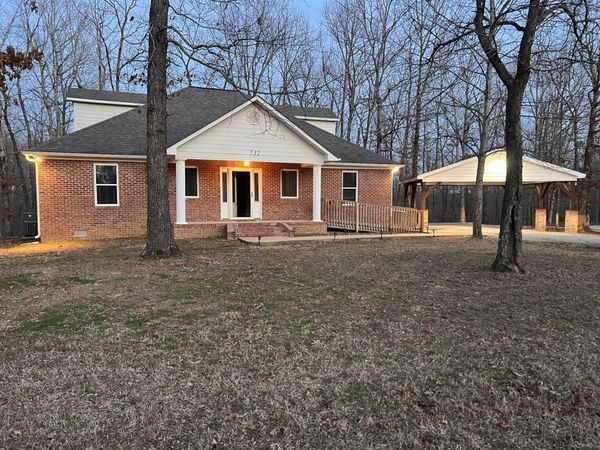 732 Tiger Bennett Rd , Hampshire, TN 38461