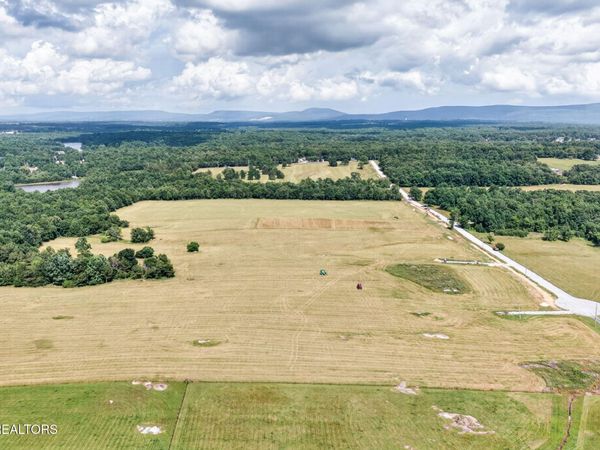 4 Nicholson Drive, Unit 4, Crossville, TN 38572