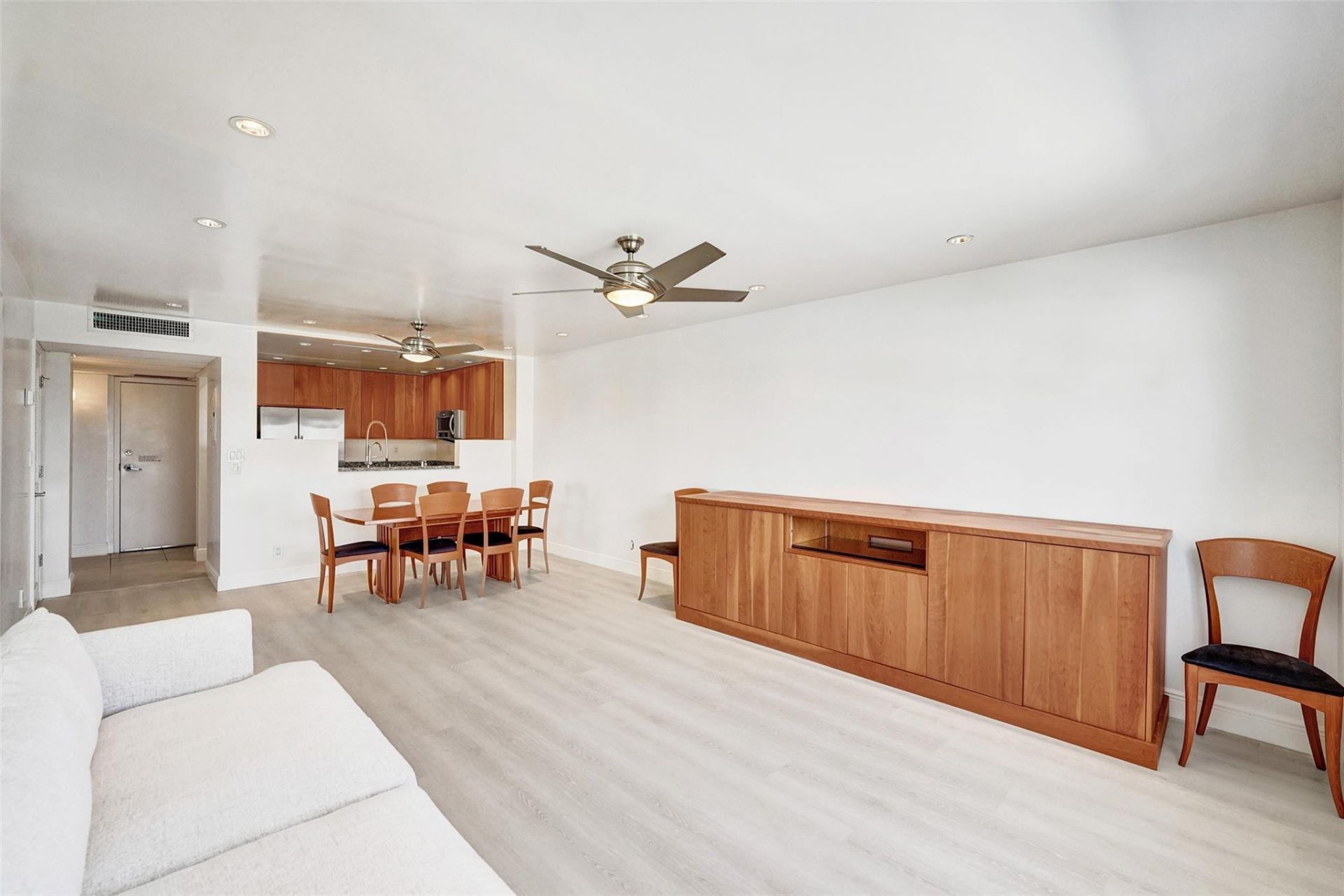 619 Orton Avenue, Unit 501, Fort Lauderdale, FL 33304 Photo