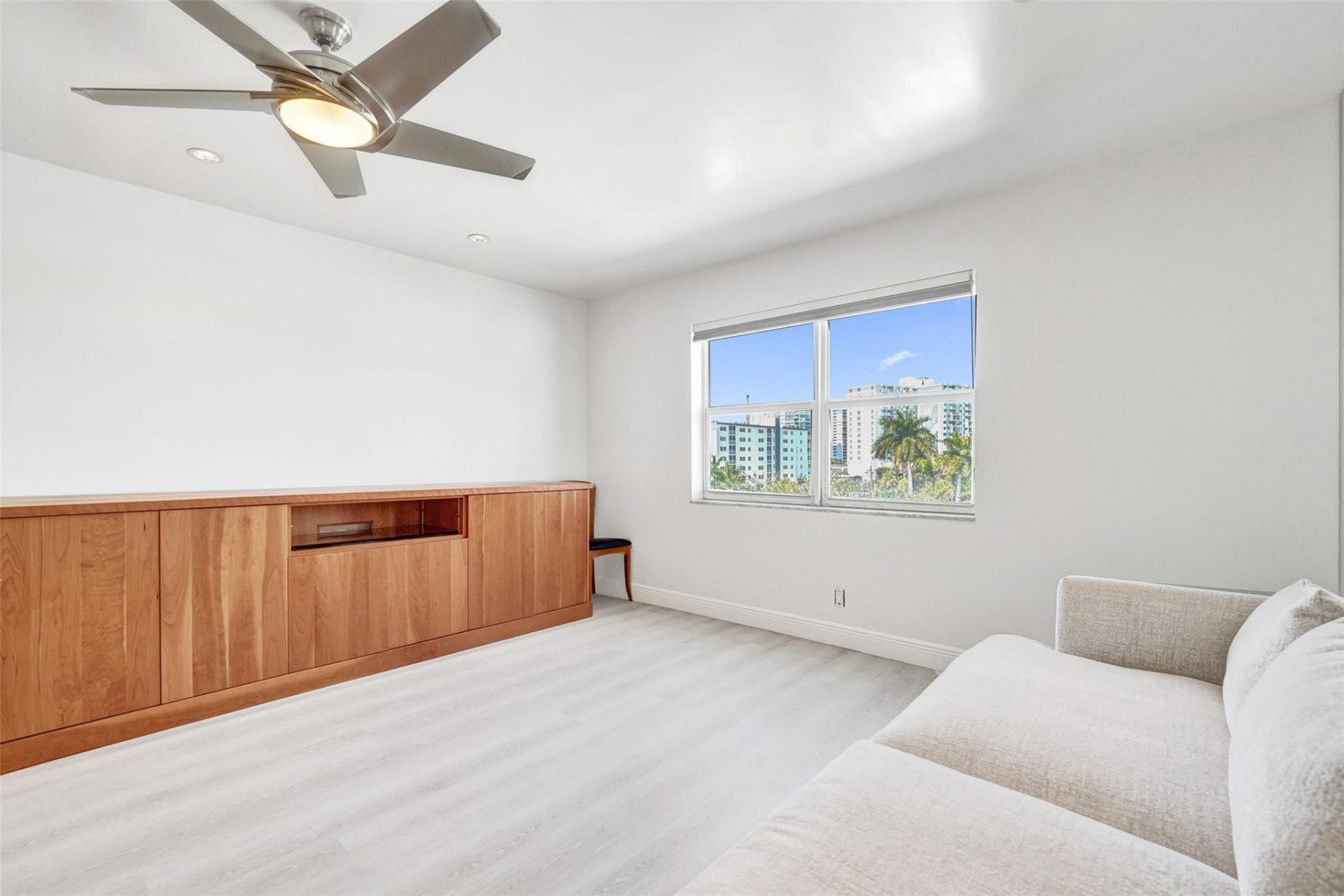 619 Orton Avenue, Unit 501, Fort Lauderdale, FL 33304 Photo