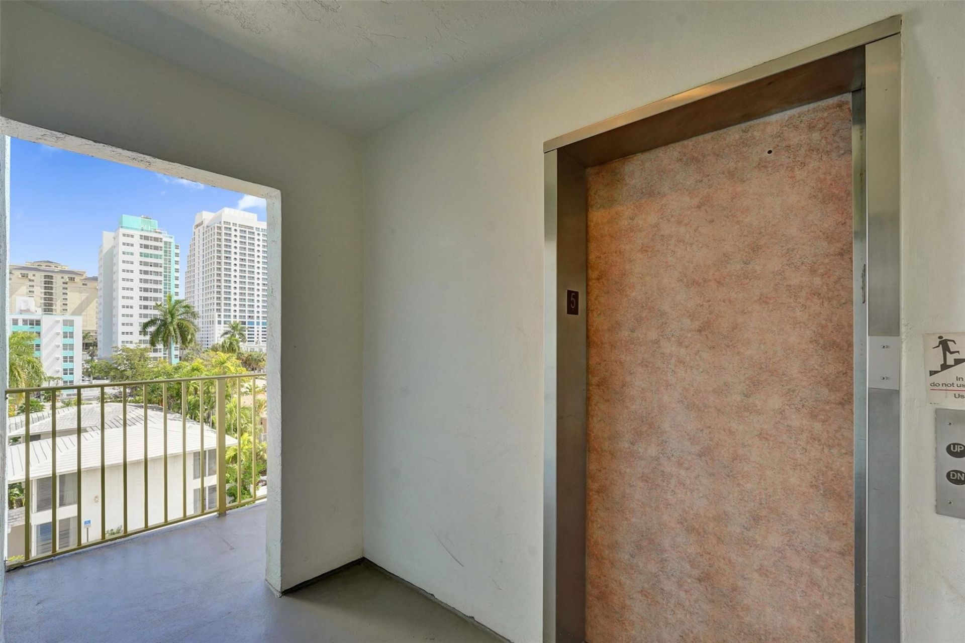 619 Orton Avenue, Unit 501, Fort Lauderdale, FL 33304 Photo