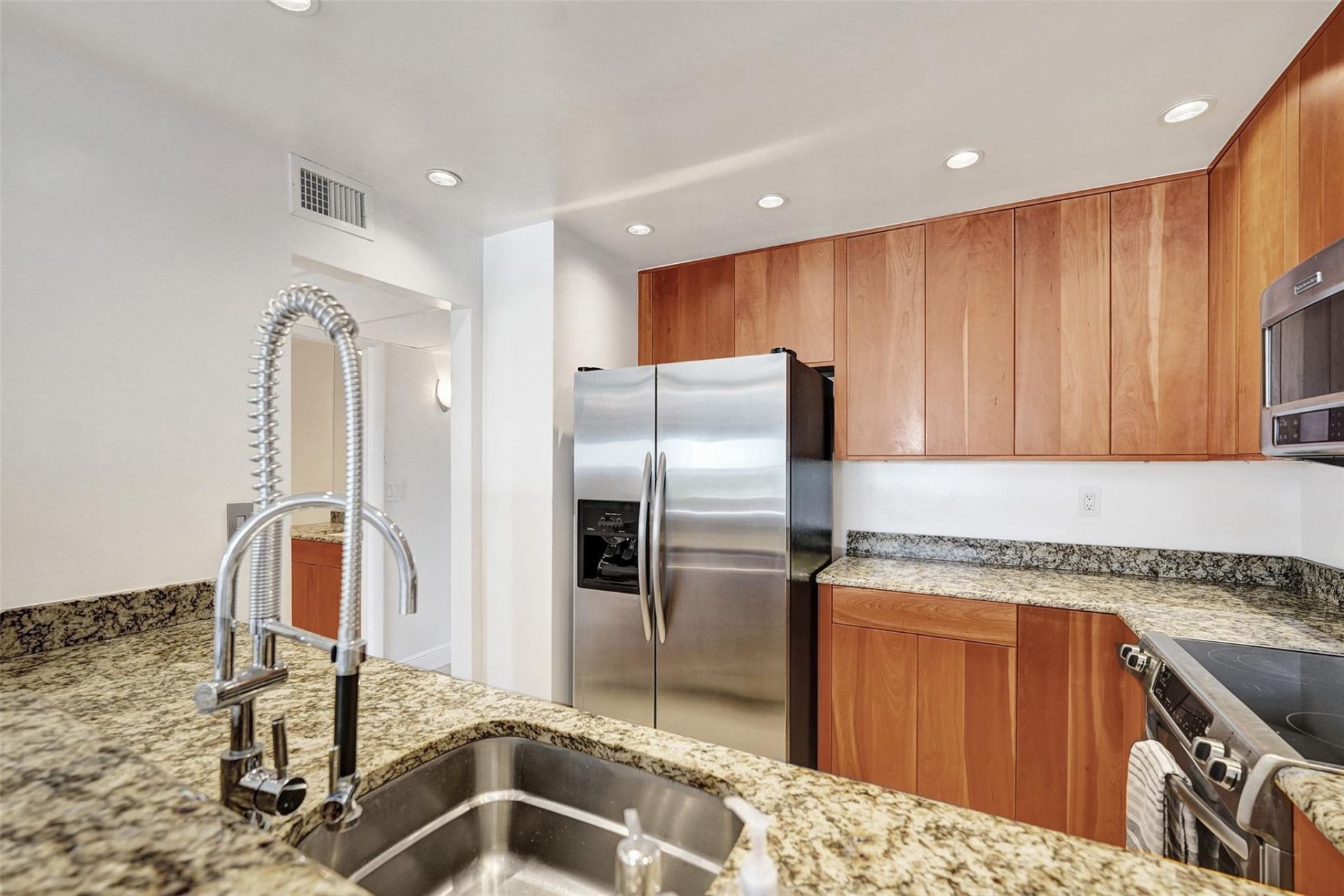 619 Orton Avenue, Unit 501, Fort Lauderdale, FL 33304 Photo