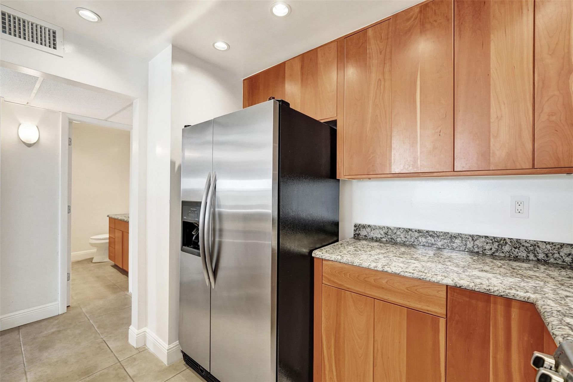 619 Orton Avenue, Unit 501, Fort Lauderdale, FL 33304 Photo