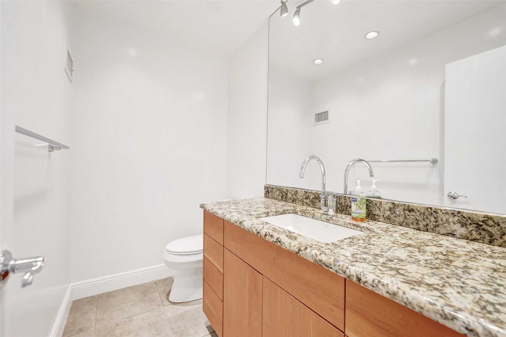 619 Orton Avenue, Unit 501, Fort Lauderdale, FL 33304 Photo