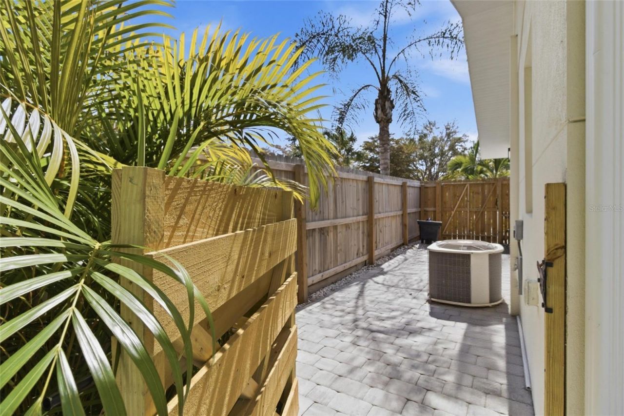 2121 Palm Terrace , Sarasota, FL 34231 Photo