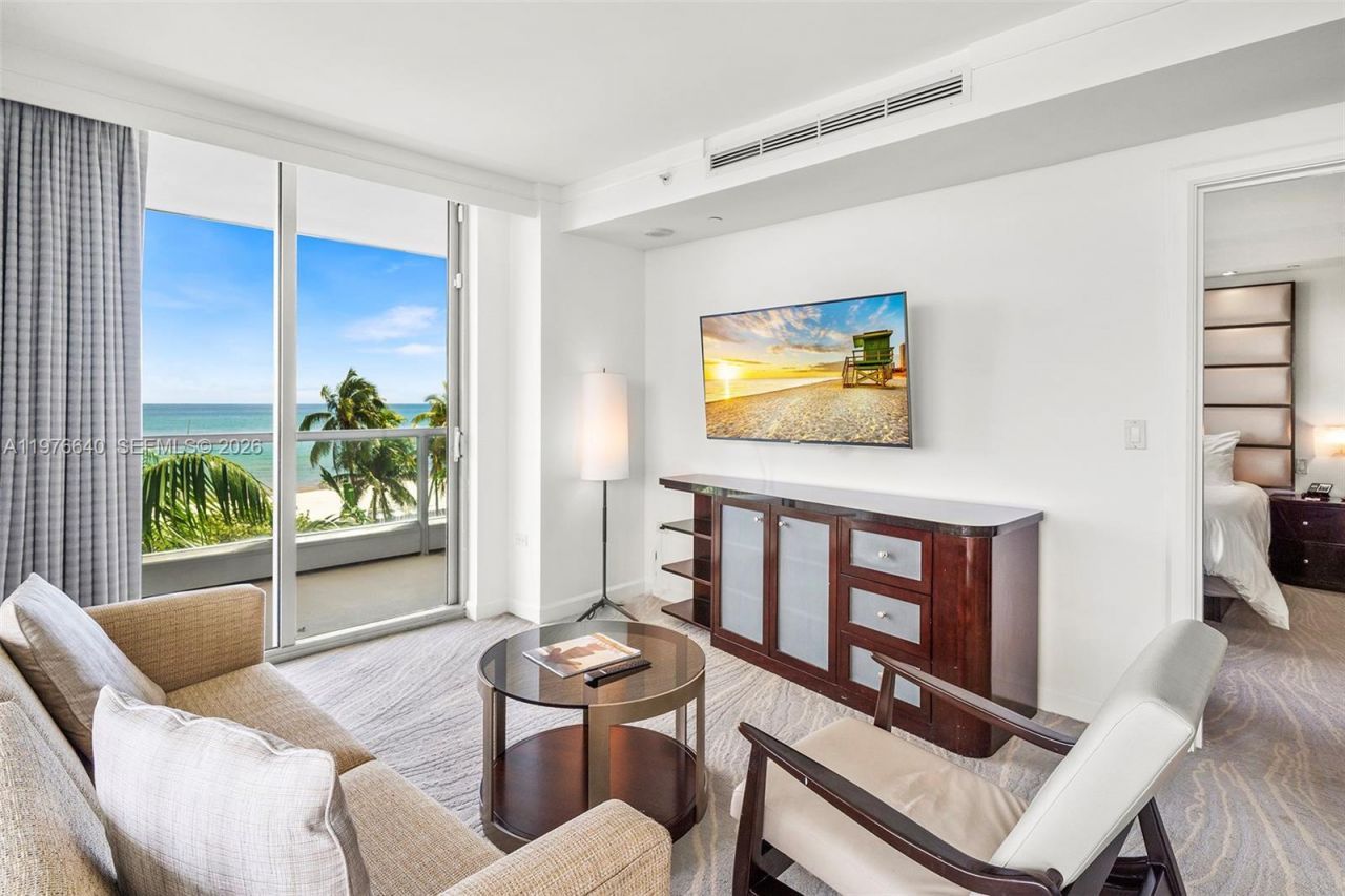 4391 Collins Ave, Unit 410, Miami Beach, FL 33140 Photo