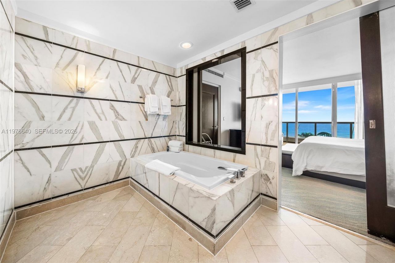 4391 Collins Ave, Unit 410, Miami Beach, FL 33140 Photo