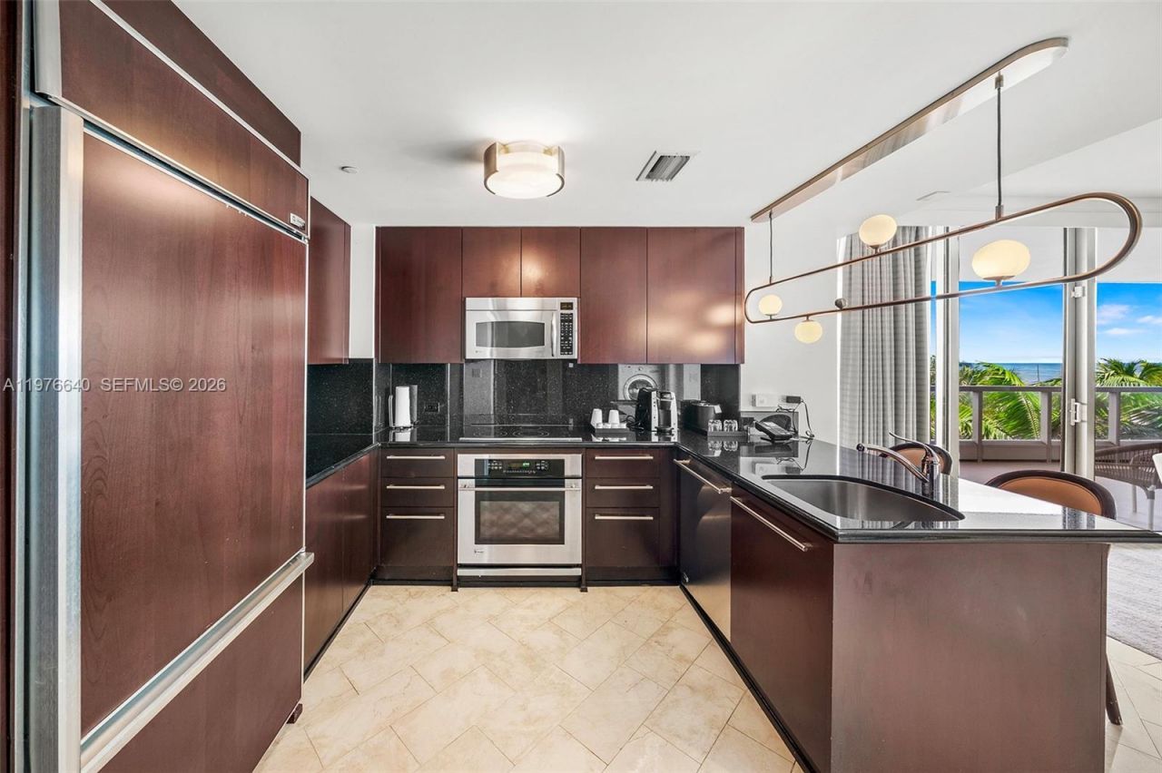 4391 Collins Ave, Unit 410, Miami Beach, FL 33140 Photo