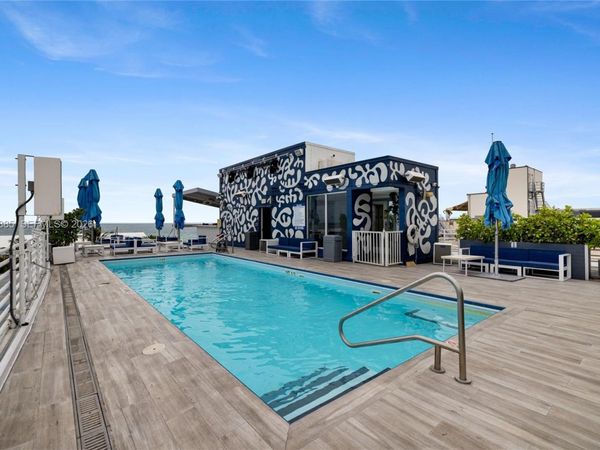 1052 Ocean Dr , Unit C405, Miami Beach, FL 33139