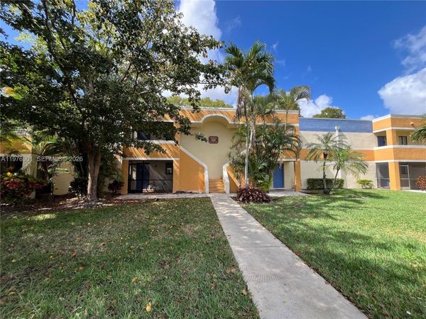 183 Lakeview Dr, Unit 203, Weston, FL 33326