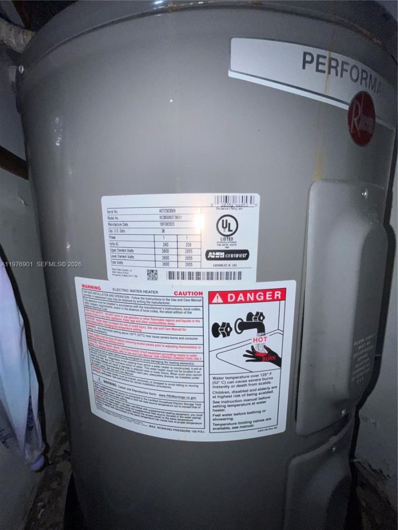 183 Lakeview Dr, Unit 203, Weston, FL 33326 Photo