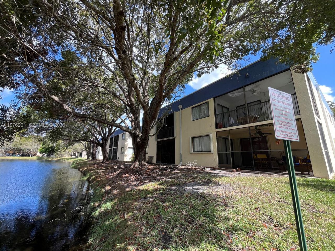 183 Lakeview Dr, Unit 203, Weston, FL 33326 Photo