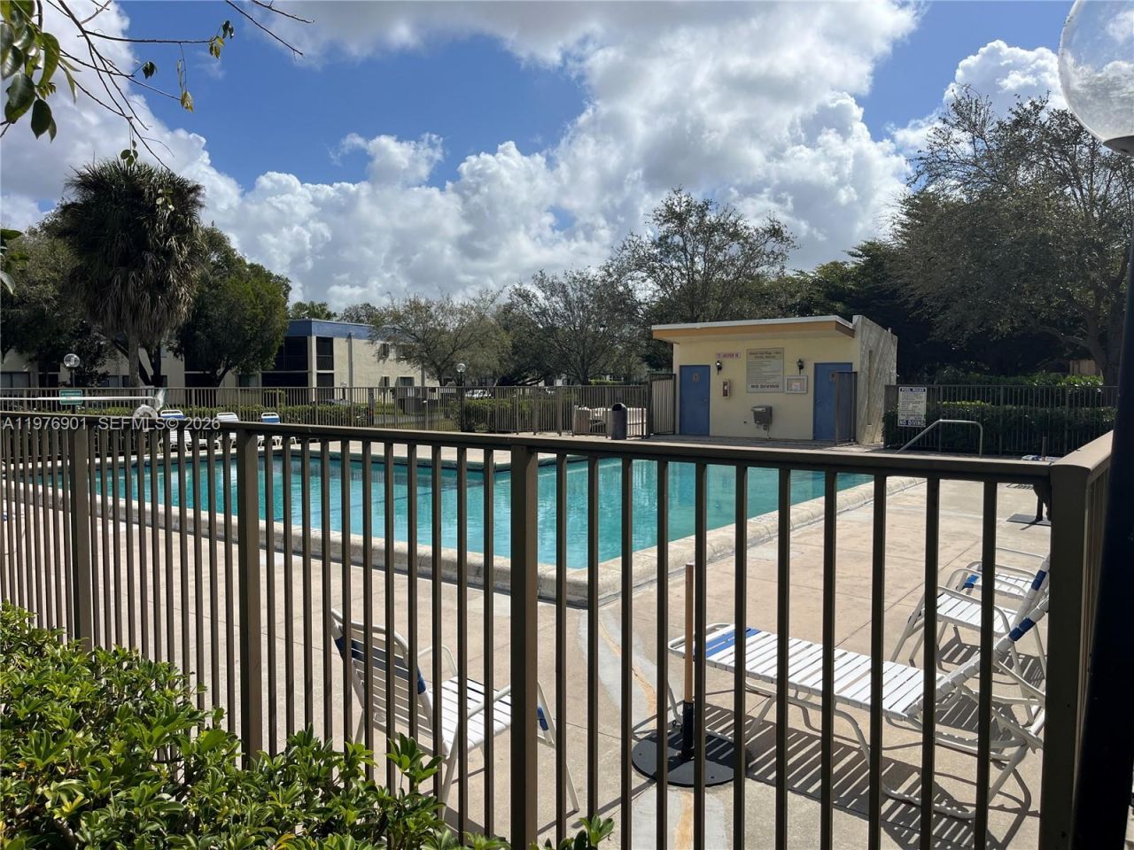 183 Lakeview Dr, Unit 203, Weston, FL 33326 Photo