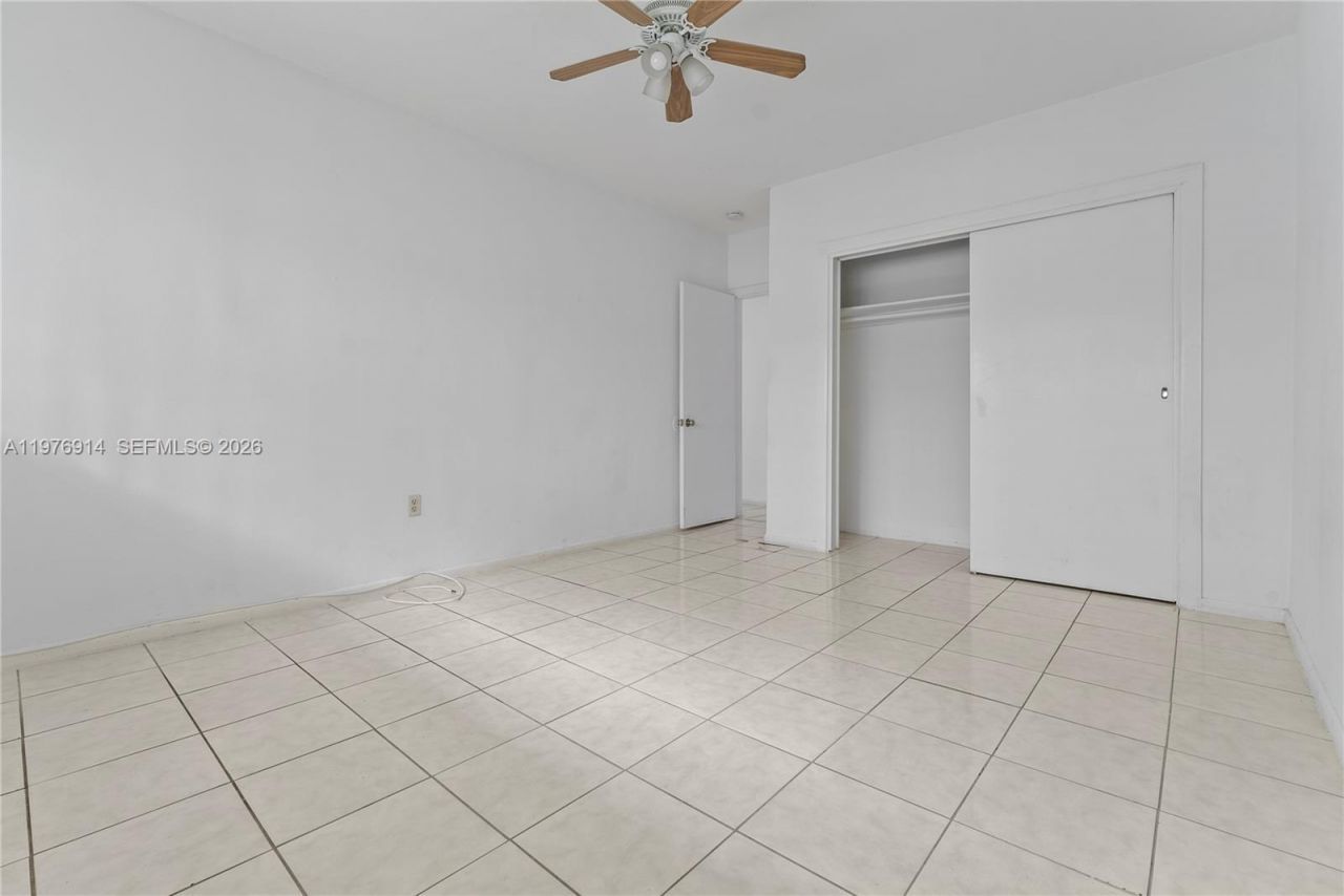 1165 Marseille Dr , Unit 23, Miami Beach, FL 33141 Photo