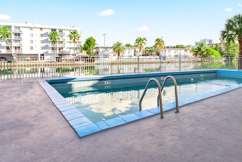 1165 Marseille Dr , Unit 23, Miami Beach, FL 33141 Photo