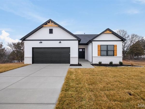 18859 Alyson Drive, Warrenton, MO 63383