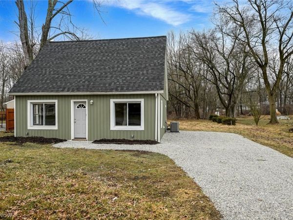 2255 Lake Road , Akron, OH 44312