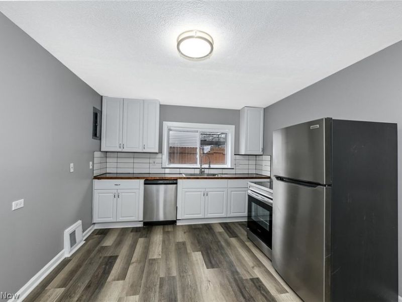 2255 Lake Road , Akron, OH 44312 Photo 16