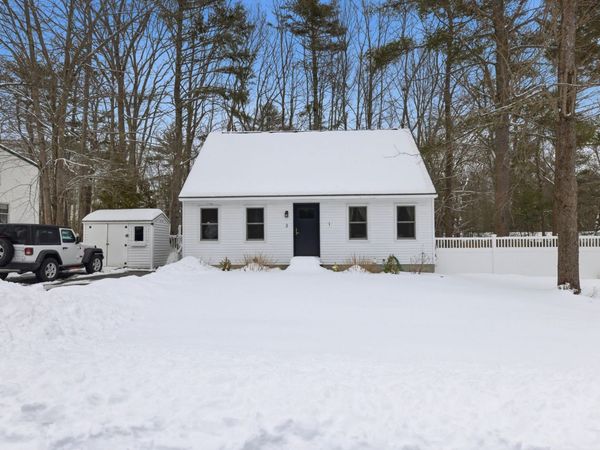 3 Clarkdale Road, Kennebunk, ME 04043
