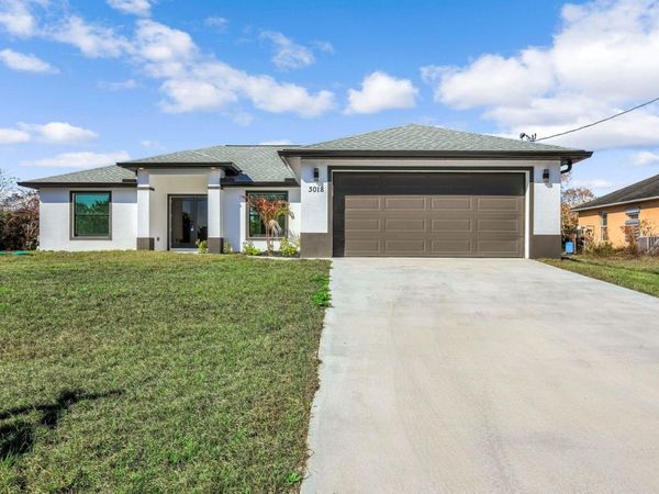 3018 11th St, Lehigh Acres, FL 33971