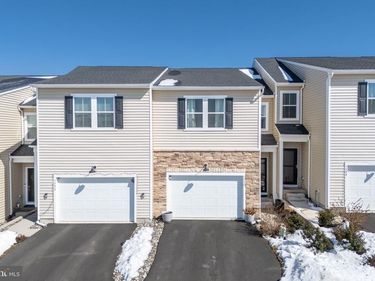 7592 CLAYTON AVENUE, COOPERSBURG, PA 18036