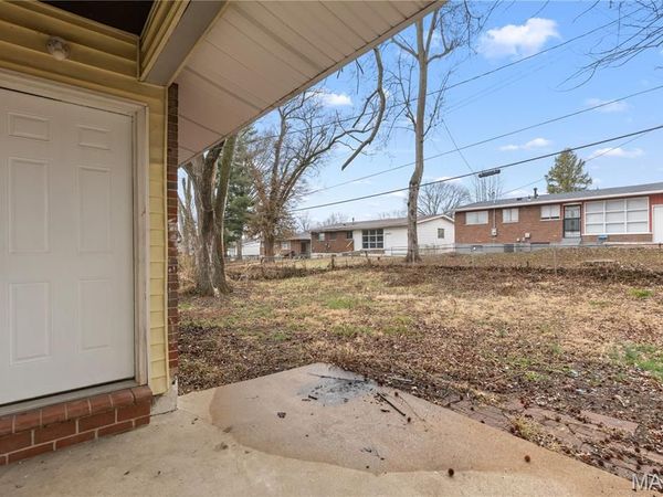 10229 Edgefield Drive, Unincorporated, MO 63136