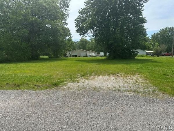 412 E Donnewald Street, Worden, IL 62097