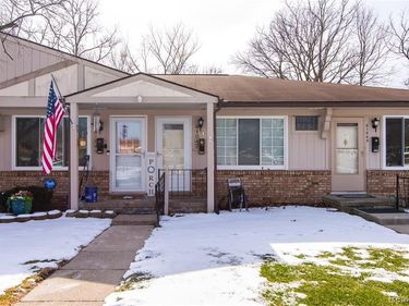 61047 Heritage Blvd , South Lyon, MI 48178