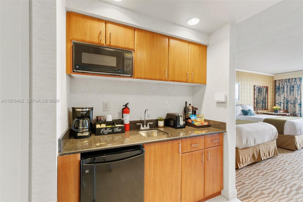 18001 Collins Ave, Unit 2001, Sunny Isles Beach, FL 33160 Photo