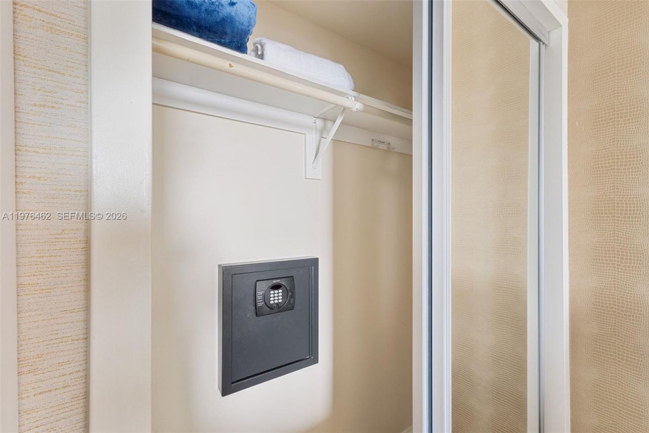 18001 Collins Ave, Unit 2001, Sunny Isles Beach, FL 33160 Photo