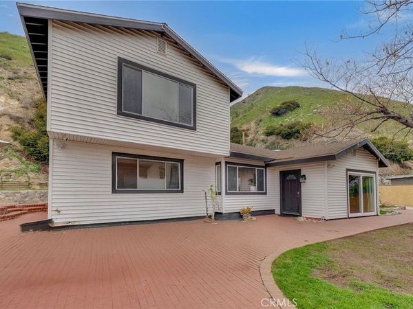 9707 Foothill, Sylmar, CA 91342